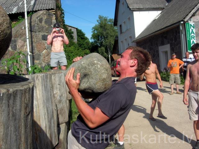 Tā Naukšēnietis spēkojas
